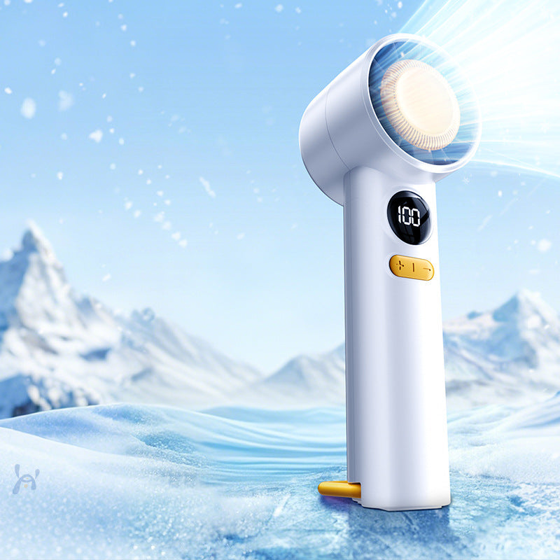 Profitez d’une fraîcheur instantanée où que vous soyez ! Ce mini ventilateur portable allie puissance et légèreté pour un vent fort et constant. Idéal pour vos sorties, voyages ou journées chaudes, il tient parfaitement en main et vous accompagne partout.